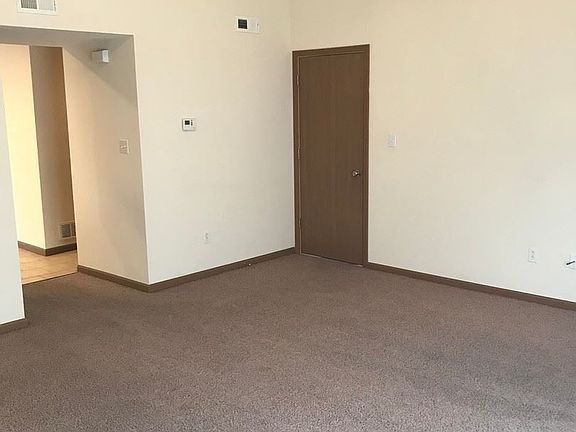 4th image of 502 Glenstone Dr