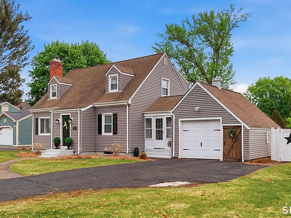 2nd image of 750 Wolcott Hill Road