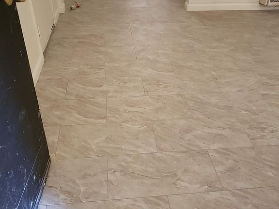 4th image of 999 Arcade Blvd APT 6