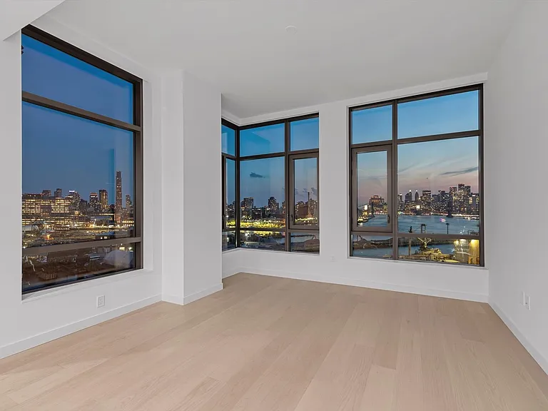 480 Kent Ave #14C — Photo 4