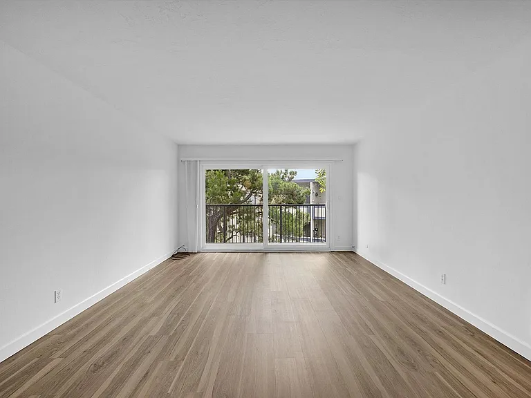 960 Shorepoint Ct #306 — Photo 15