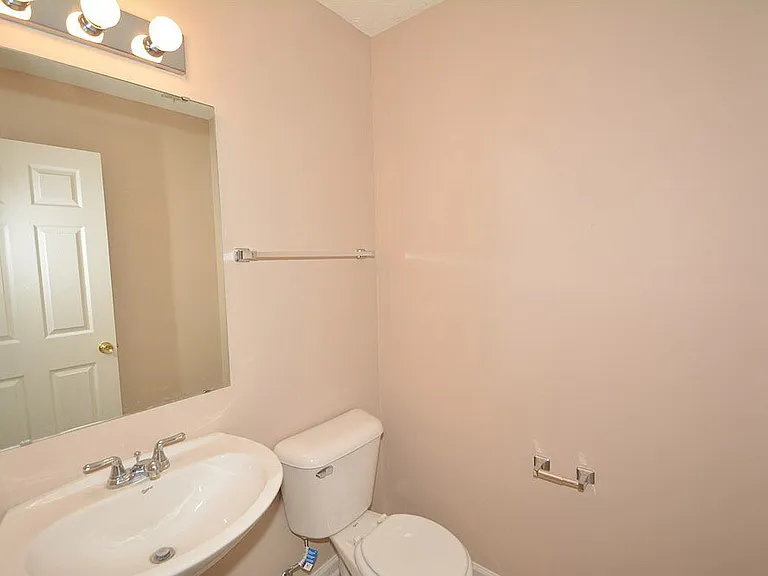 6917 Tree Top Ln — Photo 16
