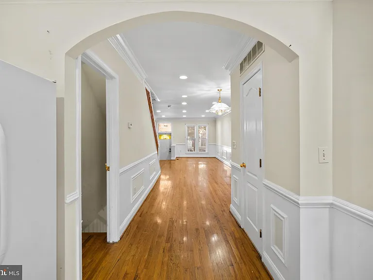 514 N Milton Ave — Photo 12