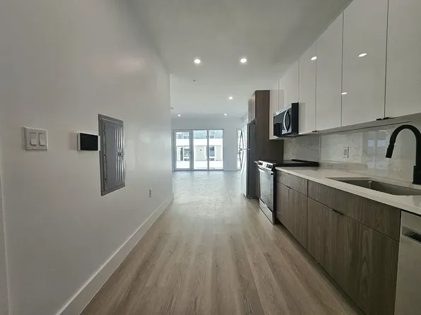 14 Livingston St, Newark, NJ