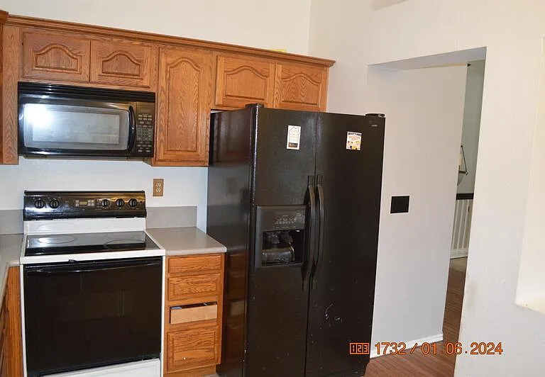 1561 Spring Ct — Photo 9