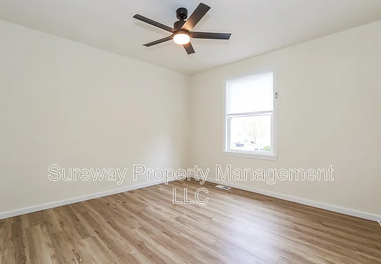 37 Berkshire Rd — Photo 9