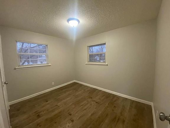 4th image of 2022 S Elm St APT C
