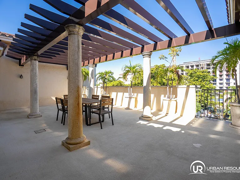 300 Majorca Ave #202 — Photo 4