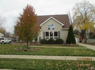 30506 Hennepin St, Garden City, MI 48135