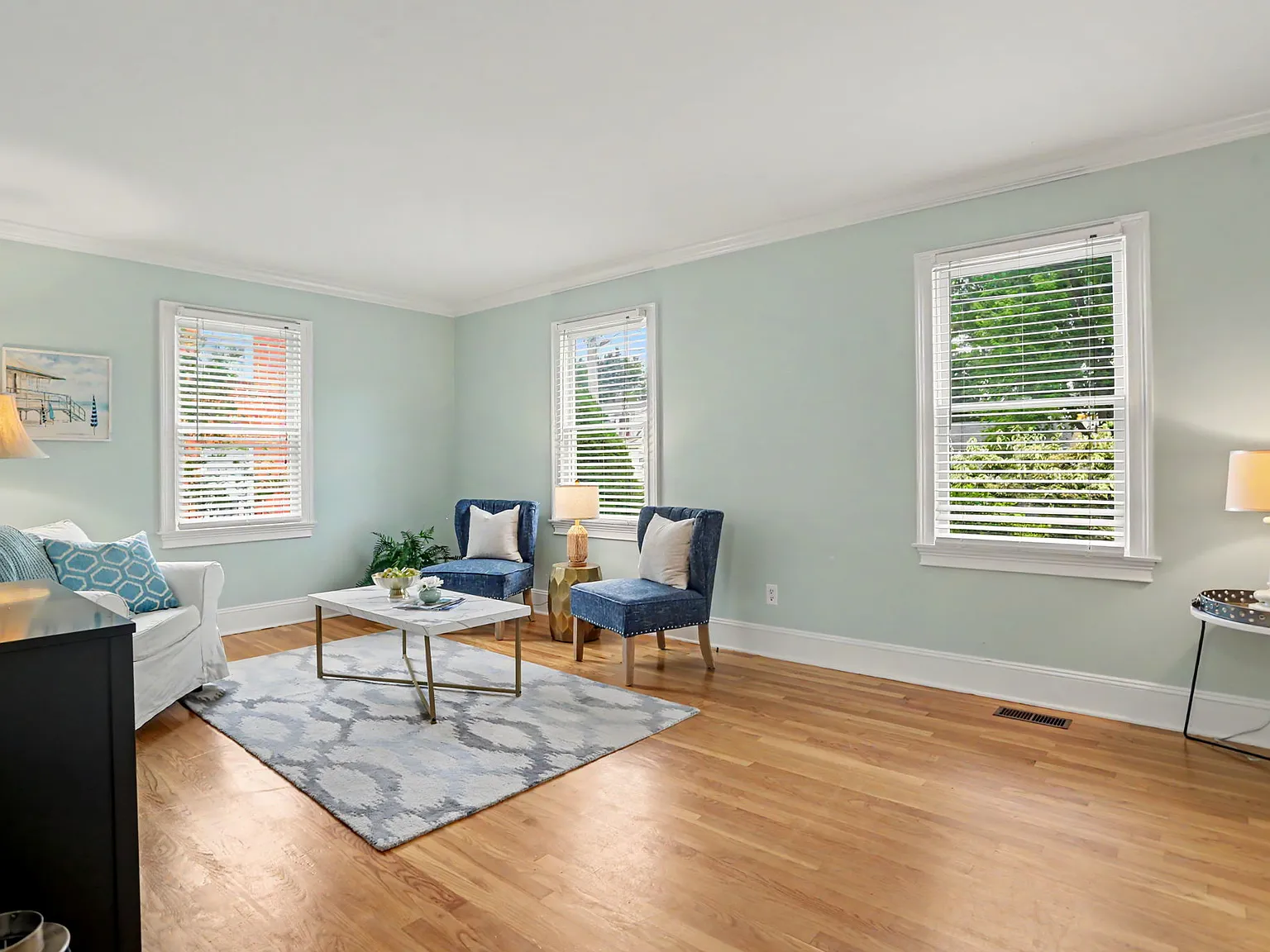 3 bed, 1.5 bath, 1831 sqft, $4,400 — Photo 4