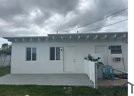 2 bed, 695 sqft, $1,800 — Photo 1