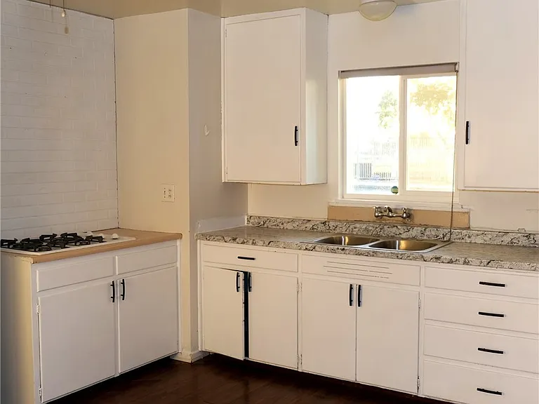 501 University Ave #3 — Photo 1