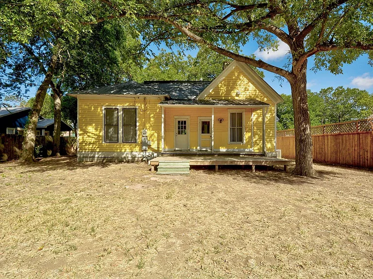 304 Olive St — Photo 24