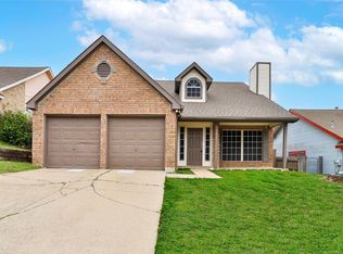 10024 Long Rifle Dr, Fort Worth, TX 76108