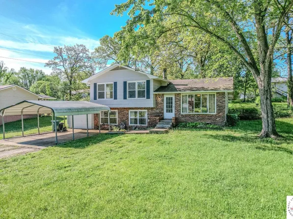 937 Red Bud Dr, Warsaw, MO 65355