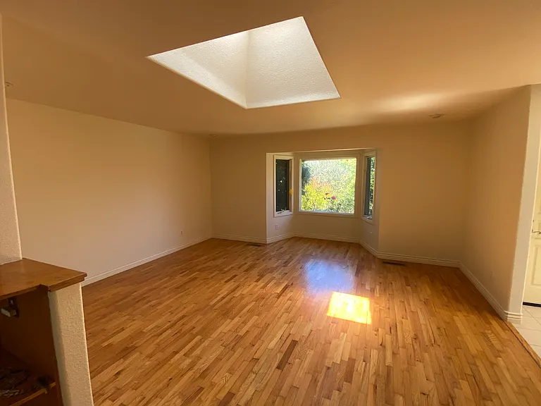 1260 Susan Ln — Photo 4
