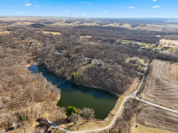 2481 127th Dr, Marengo, IA 52301