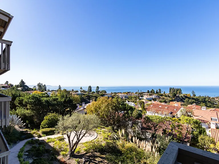 6542 Ocean Crest Dr #C204 — Photo 14