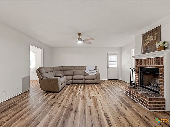 5th image of 4912 Stonehaven Dr