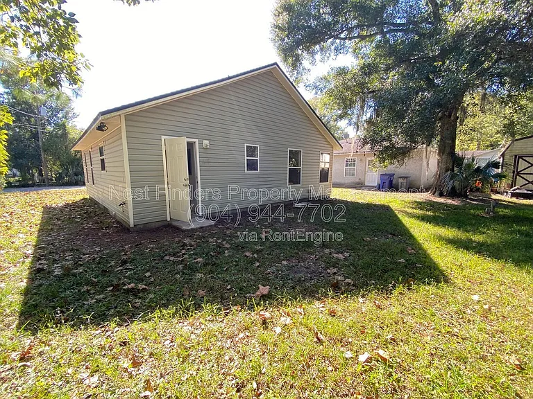 908 Helen St — Photo 18