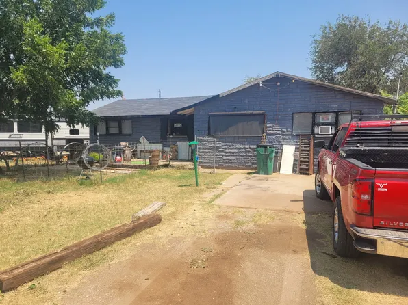 109 E 14th St, Quanah, TX 79252