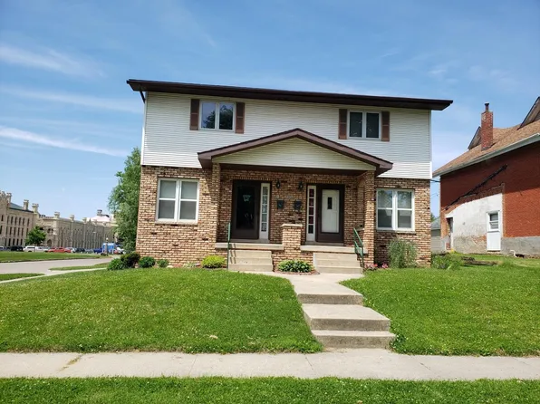 206 Park Ave #B, Anamosa, IA 52205