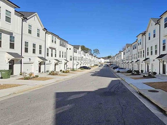 4th image of 72 Brook Way SW