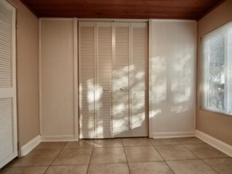 1940 Sunset Ln — Photo 10