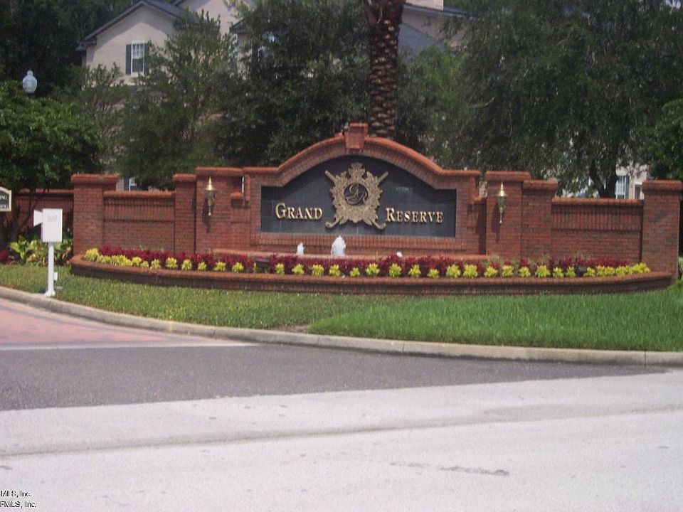 1st image of 13810 SUTTON PARK Drive N #1214