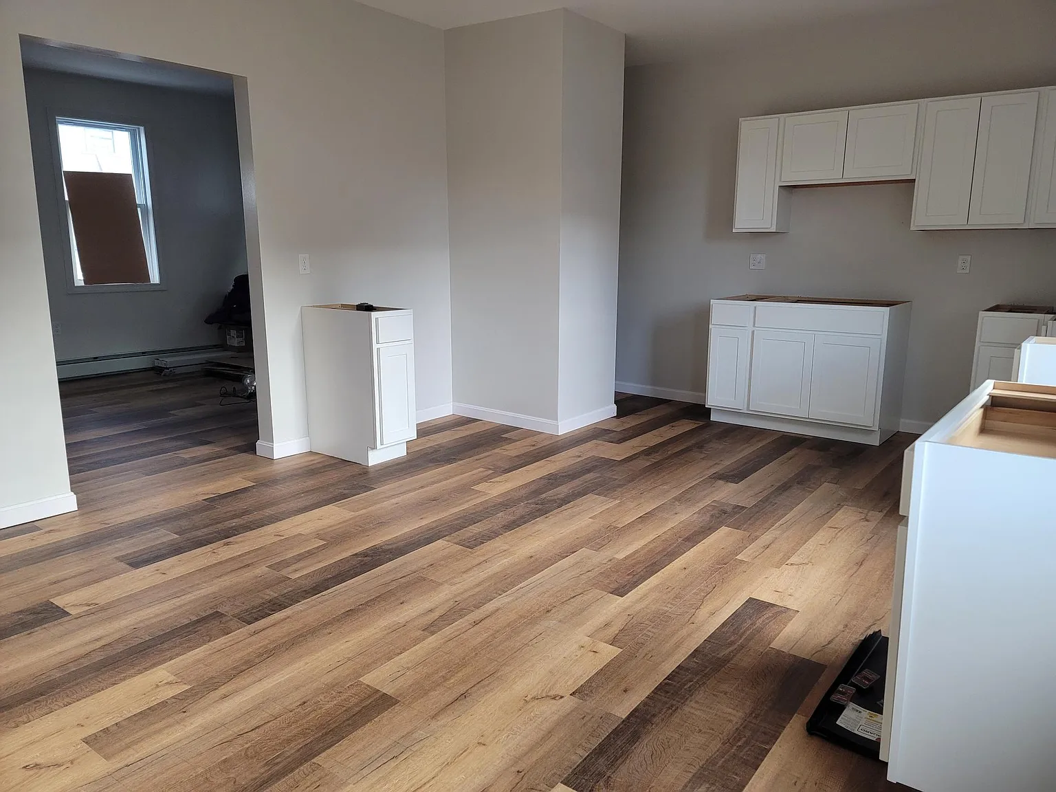 198 Manton Ave — Photo 4