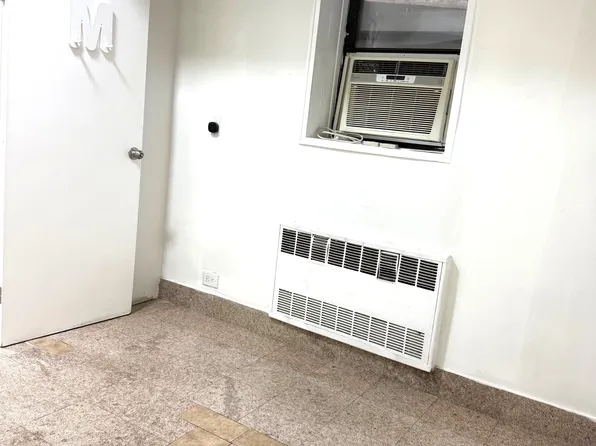 141-05 Northern Boulevard image 3 of 8