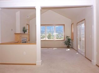 979 Golden Aspen Pl, Ashland, OR 97520
