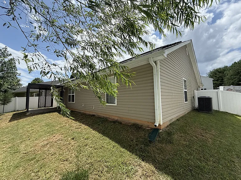 502 Pleasant Green Dr — Photo 10