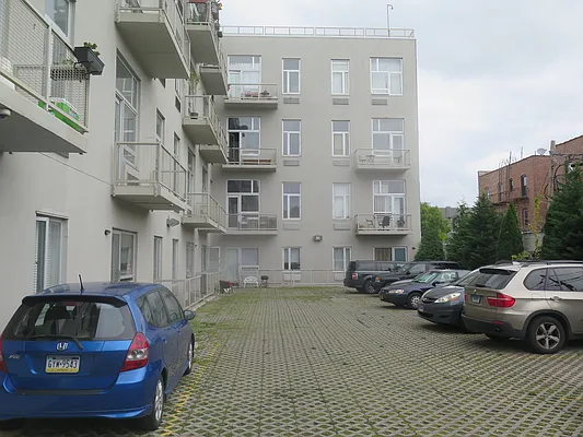 Rented by Spot It Realty LLC | media 53