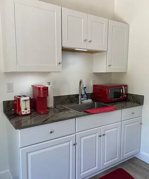 826 Hansen St — Photo 7