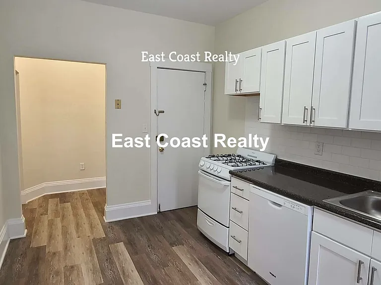 7 Mount Hood Rd #4 — Photo 9