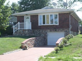 388 Winchester Ave, Staten Island, NY 10312