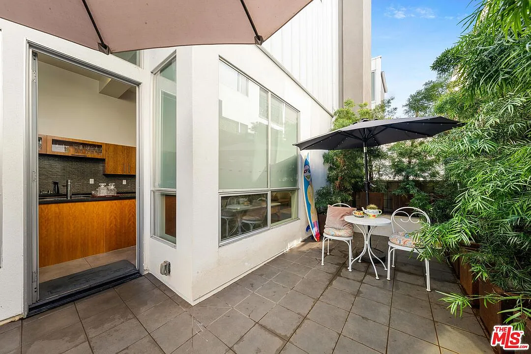 3 bed, 4.0 bath, 2634 sqft, $10,000 — Photo 3