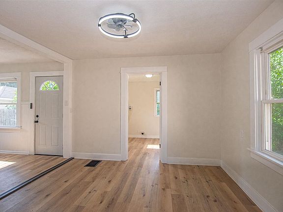 5th image of 1830 NW C St