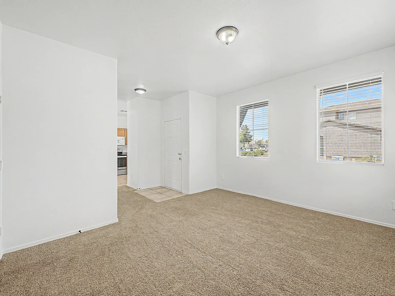 3 bed, 2.5 bath, 1476 sqft, $1,795 — Photo 4