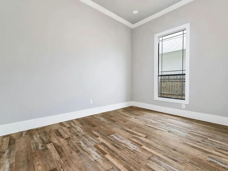 1018 Burnet St — Photo 19