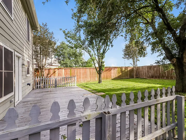 3615 Rolling Springs Ln — Photo 16