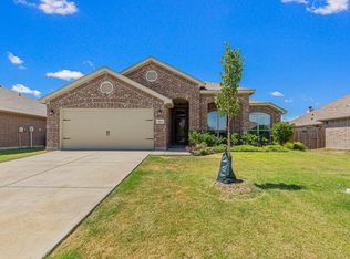 303 Acadia Ln, Forney, TX 75126