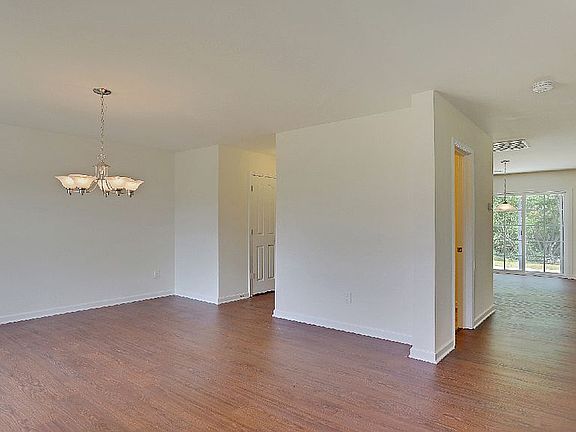 Foyer/Dining Room