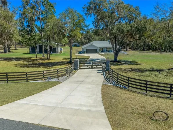 6655 NW 145th Avenue Rd, Morriston, FL 32668