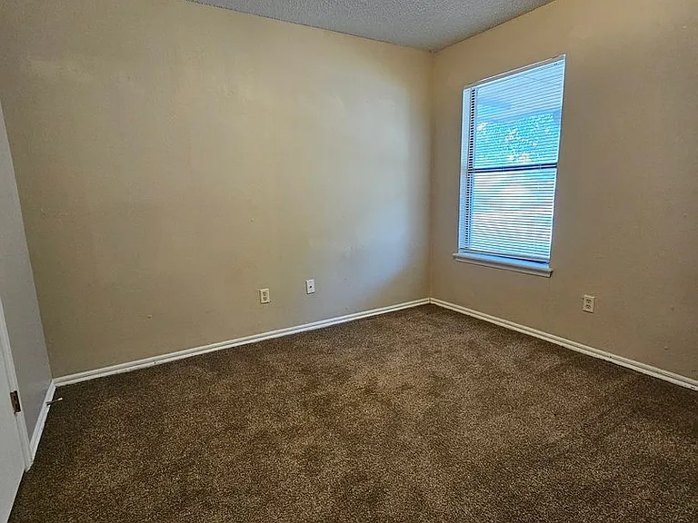 1208 Clearwater Dr — Photo 10