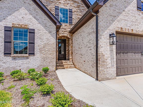 2nd image of 12015 Avery Manor Ln