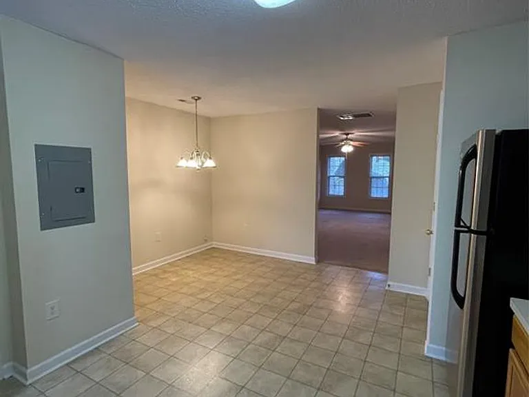 1615 Oak Leaf Dr NW — Photo 11