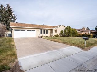 822 Evergreen St, Cheyenne, WY 82009