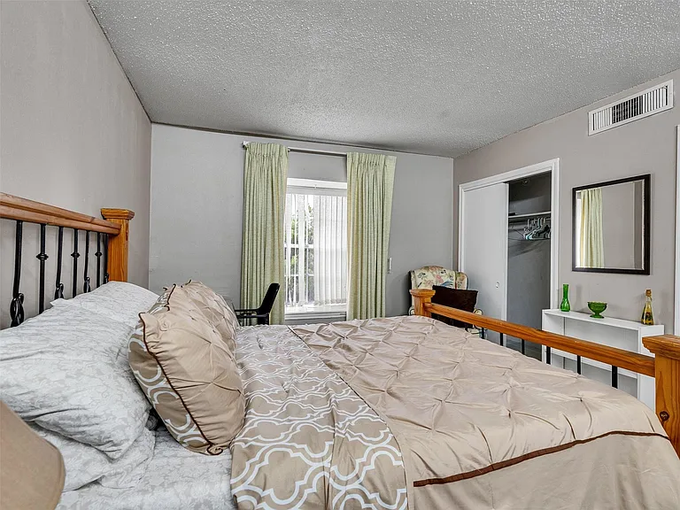 2601 Bellefontaine St #B317 — Photo 16